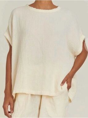 Black Crane Relaxed Short-Sleeve Gauze Top in Off-White Cream Tan